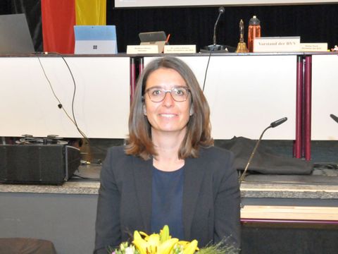 Bezirksbürgermeisterin Nadja Zivkovic nach ihrer Wahl durch die Bezirksverordnetenversammlung