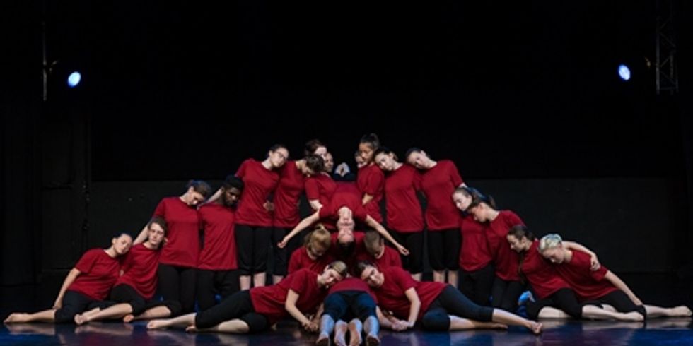 "Auf Messers Schneide" – ein Projekt der Faster-Than-Light-Dance-Company und DIE WEISSE ROSE