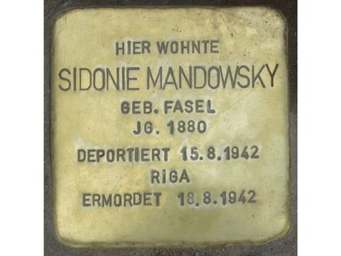 Stolperstein Sidonie Mandowsky, Foto:H.-J. Hupka, 2014