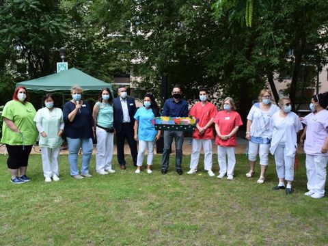 Bezirksbürgermeister Stephan von Dassel besucht die Alloheim-Seniorenresidenz in der Schwyzer Straße