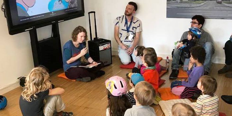 Kindersachenflohmarkt in der Bibliothek