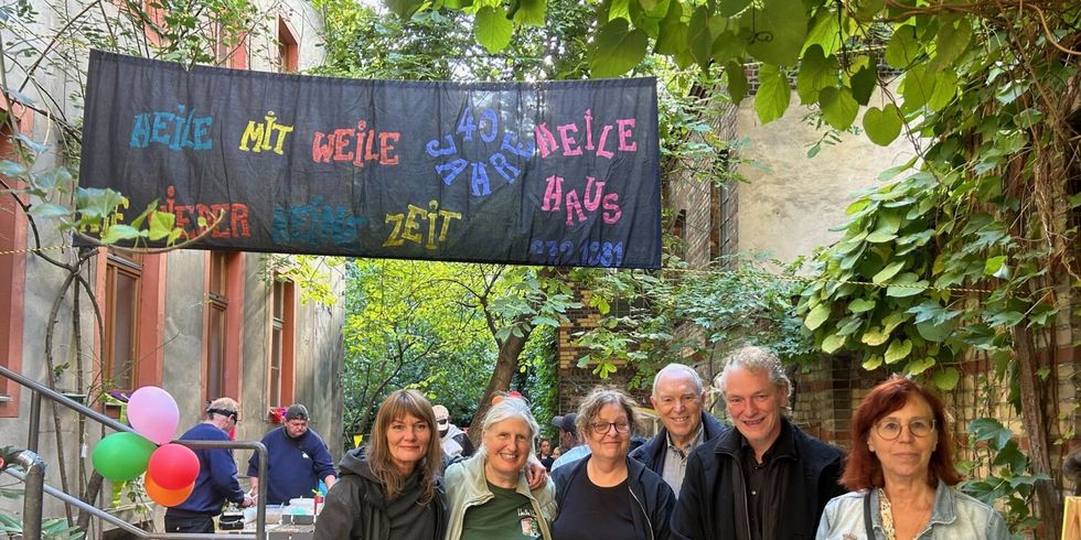 Oliver Nöll, stellvertretender Bezirksbürgermeister und Bezirksstadtrat von Friedrichshain-Kreuzberg beim Tag der offenen Tür im HeileHaus e.V.