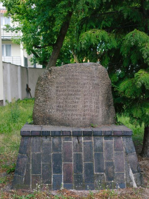 Bildvergrößerung: Denkmal Turnbrüder / Erster Weltkrieg