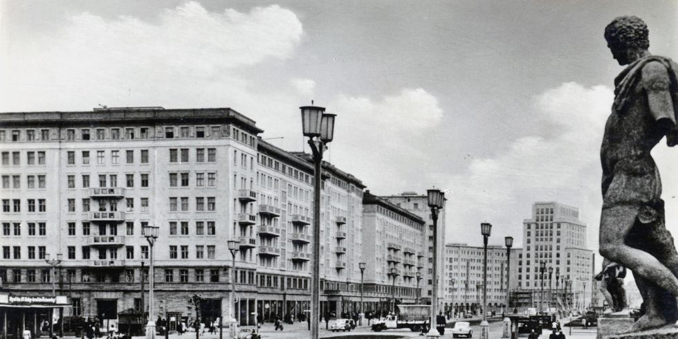 Postkarten-Ansicht der Stalinallee