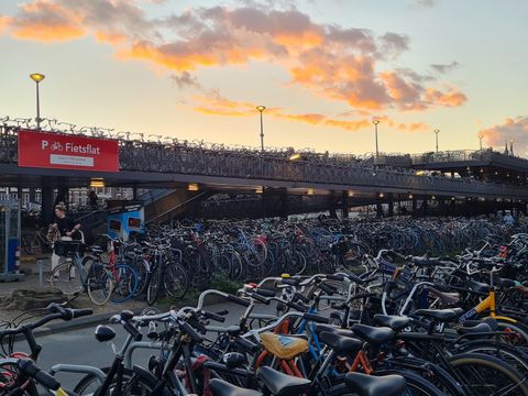 Bildvergrößerung: Fahrradparken am Bahnhof