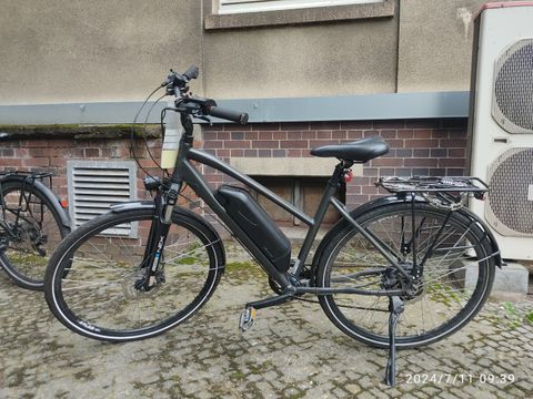 Schwarzes E-Bike