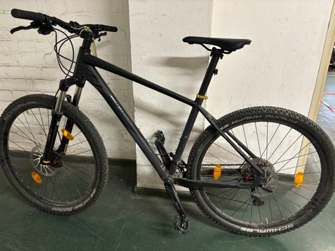 Schwarzes Fahrrad