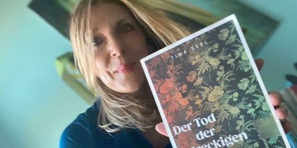 Lesung Tina Seel - Portrait mit Buch