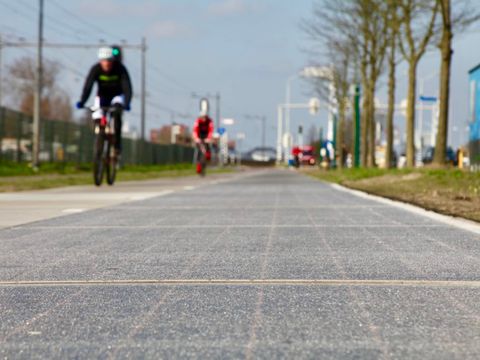 Solarradweg in Krommenie, Niederlande.