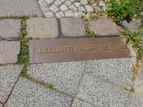 Doppelsteinreihe Mauerweg Wannsee-Staaken