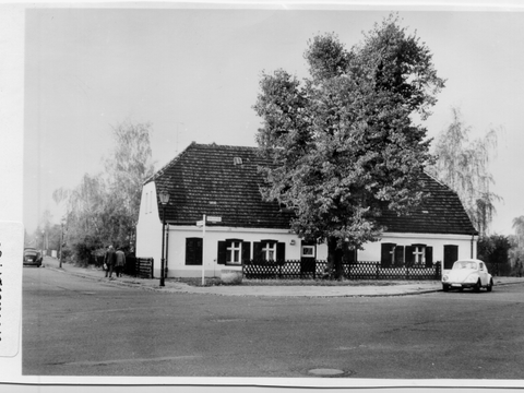 Historische Aufname vom ehemaligen Büdnerhaus Krokusstraße 80 in schwarz-weiß