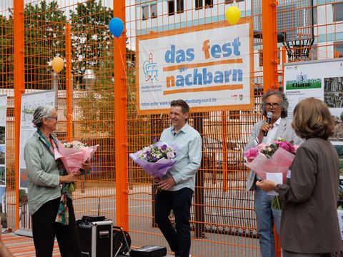 Glückwunsch an die Akteure des Grünzugs: Bauleiterin Susanne Ahrenberg, Yves Anstötz, Oliver Schruoffeneger und Regine Lechner 