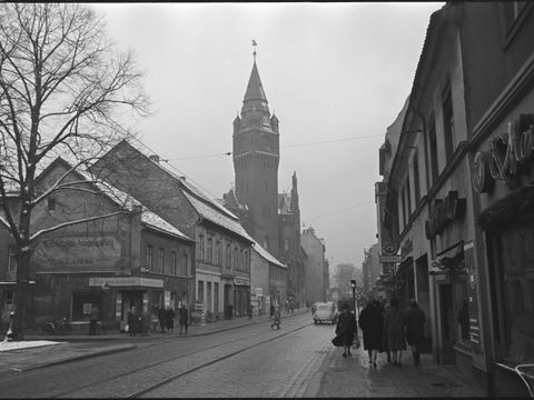 Die Köpenicker Altstadt mit Blick auf das Rathaus, Januar 1966