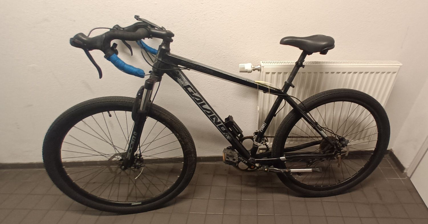 Schwarzes Mountainbike