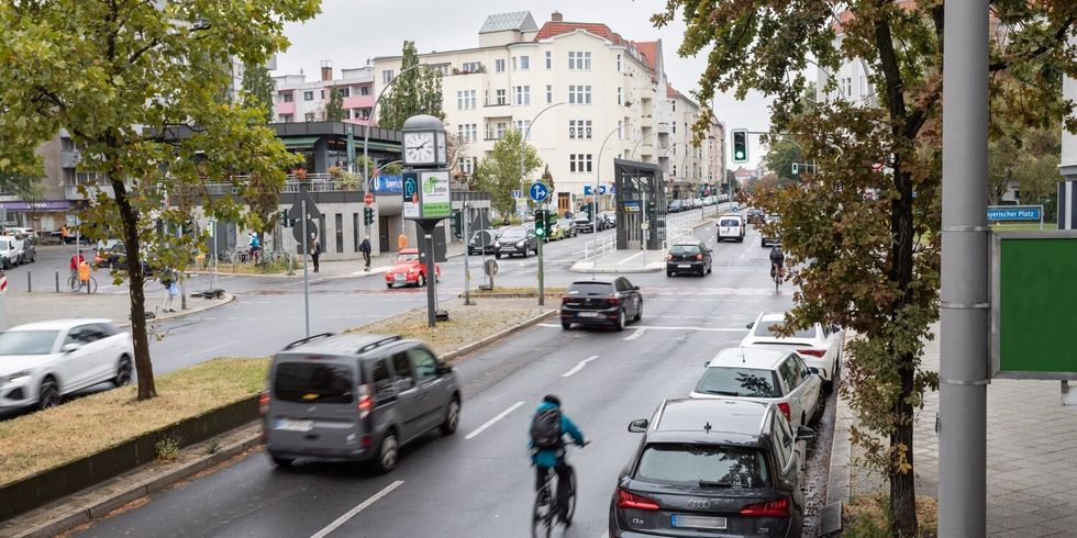 Draufsicht auf einen Straßenabschnitt