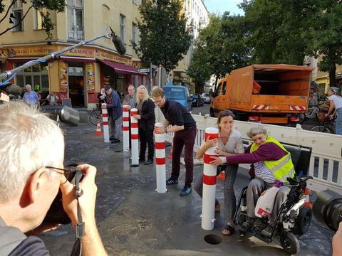 Aufstellung der Diagonalsperren im Wrangelkiez