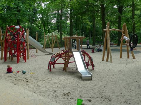 Bildvergrößerung: Spielplatz gemeindewäldchen Teilansicht