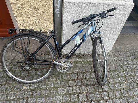 Silber-schwarzes Herrenfahrrad