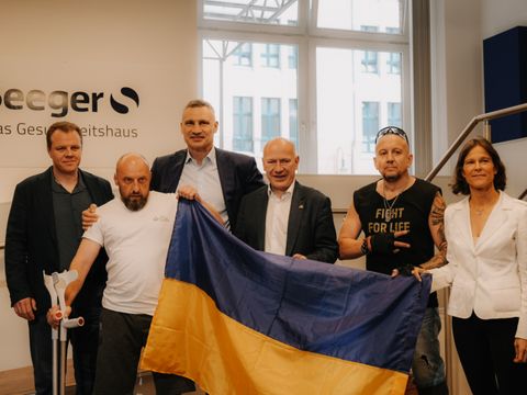 Wegner und Klitschko besuchen Teilnehmer des Städtepartnerschafts-Projekts „Prothesenzentrum Berlin-Kyiv“