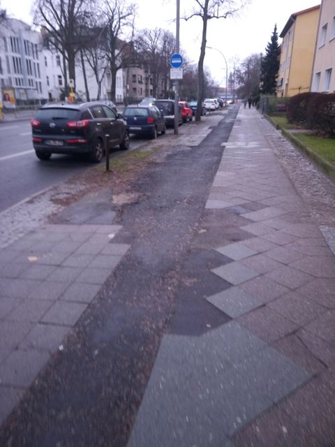 Bildvergrößerung: Beispiel Zustand Geh- und Radweg in der Leonorenstraße (westliche Fahrbahnseite)