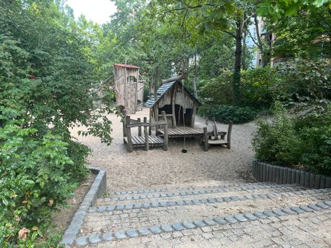 Spielplatz Pfalzburger Straße 19c