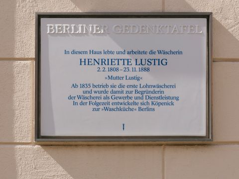 Bildvergrößerung: Gedenktafel für Henriette "Mutter" Lustig, geb. Marie Frederique Adelaide Bock