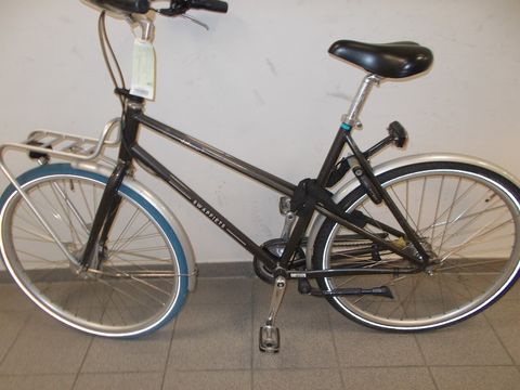 Schwarzes Damenfahrrad