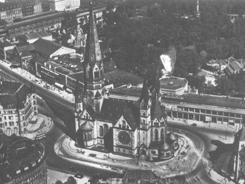 Bildvergrößerung: Kaiser-Wilhelm-Gedächtniskirche und Romanisches Forum um 1935