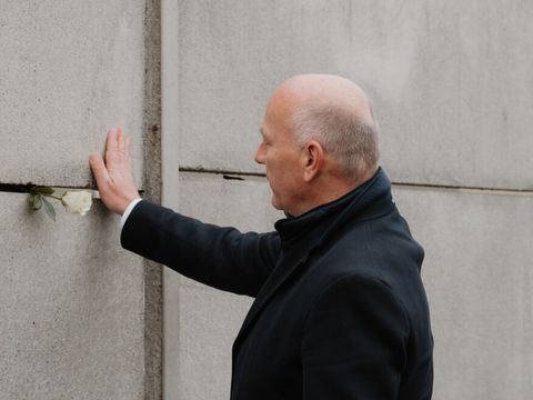 Kai Wegner bei der Zentralen Gedenkveranstaltung zum 35. Jahrestag des Mauerfalls