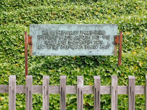 Bildvergrößerung: Gedenktafel für die Gartenstadt Falkenberg, Bruno Taut