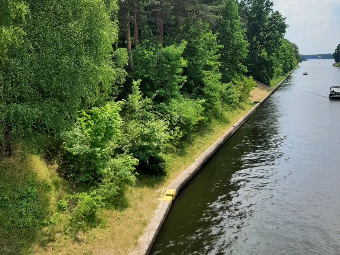 Ufer am Gosener Kanal