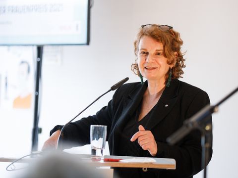 Bildvergrößerung: Grußwort von der ehemaligen Staatssekretärin für Gleichstellung Barbara König