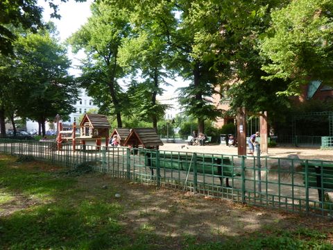 Spielplatz auf dem Karl-August-Platz, 13.8.2010, Foto: KHMM