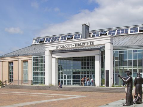 Bildvergrößerung: Humboldt-Bibliothek in Tegel