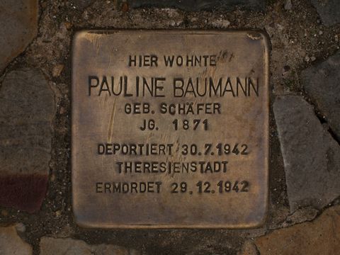 Stolperstein Pauline Baumann, Foto: A. Bukschat & C. Flegel, 03.06.2012