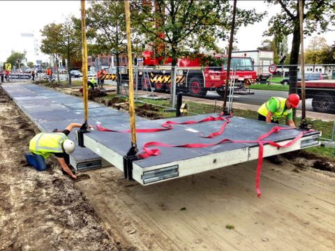 Bau eines Solarradweges in Krommenie, Niederlande