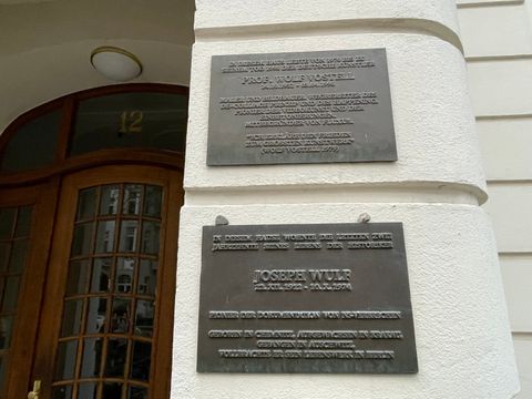 261. Kiezspaziergang Giesebrechtstraße 12 Gedenktafel Josed Wulf