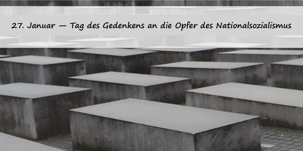 Nebeneinander liegende Steinquader und ein Schriftzug "27. Januar - Tag des Gedenkens an die Opfer des Nationalsozialismus".