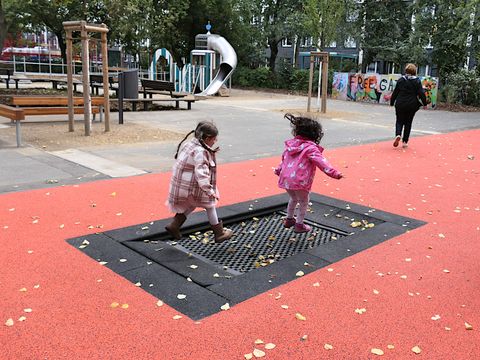 Trampolin, auch für Rollstühle geeignet