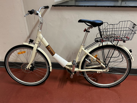 Beige farbenes Damenfahrrad