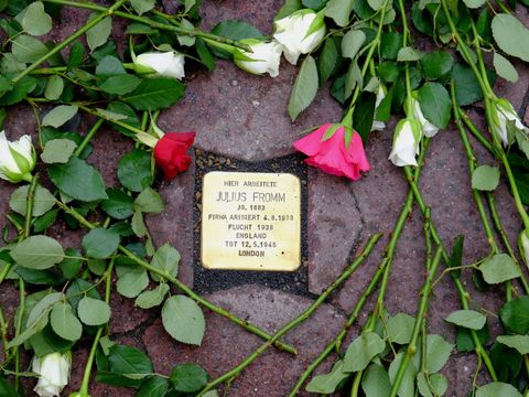 Bildvergrößerung: Stolperstein für Julius Fromm, geb. Israel Fromm