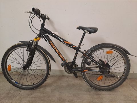 Schwarzes Kinderfahrrad