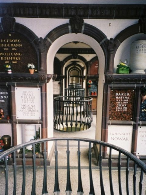 Bildvergrößerung: Columbarium, Künstlerfriedhof