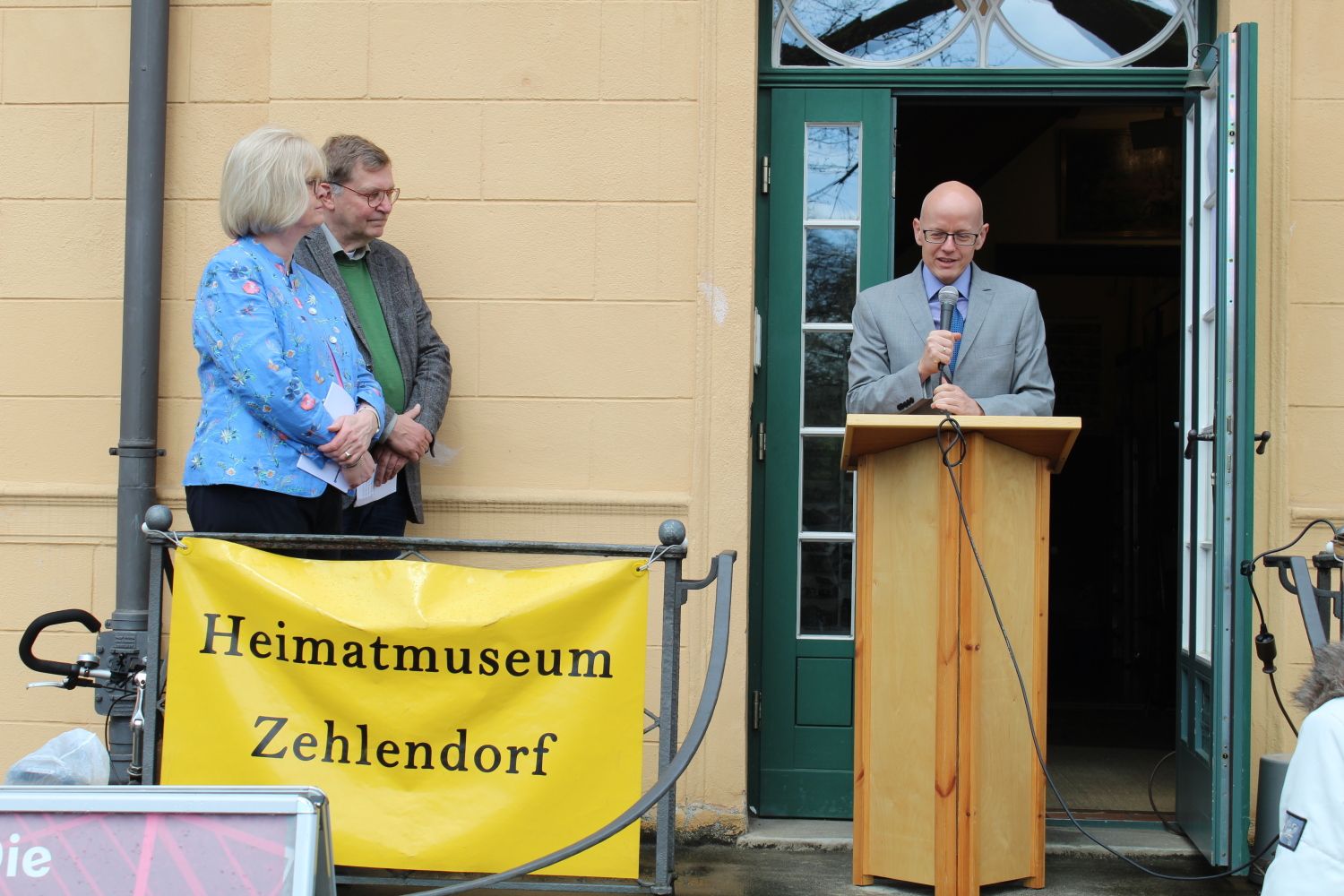 23. April 2023: Eröffnungsansprache des wissenschaftlichen Leiters der Ausstellung, Prof. Dr. Stephan Lehnstaedt von der Touro University Berlin