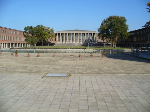 Jahnplatz mit dem Haus des deutschen Sports, Foto: KHMM