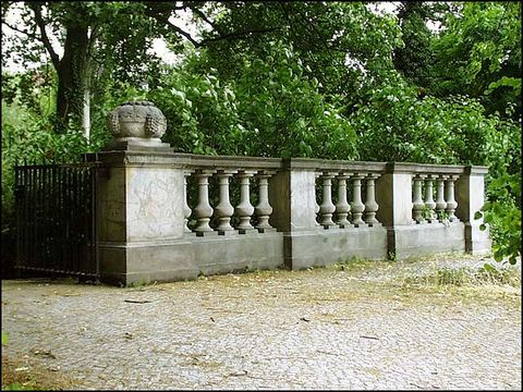 Balustrade am Ausgang zur Villa Oppenheim