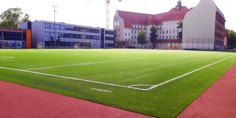 Kunstrasensanierung Sportplatz „Lasker II"