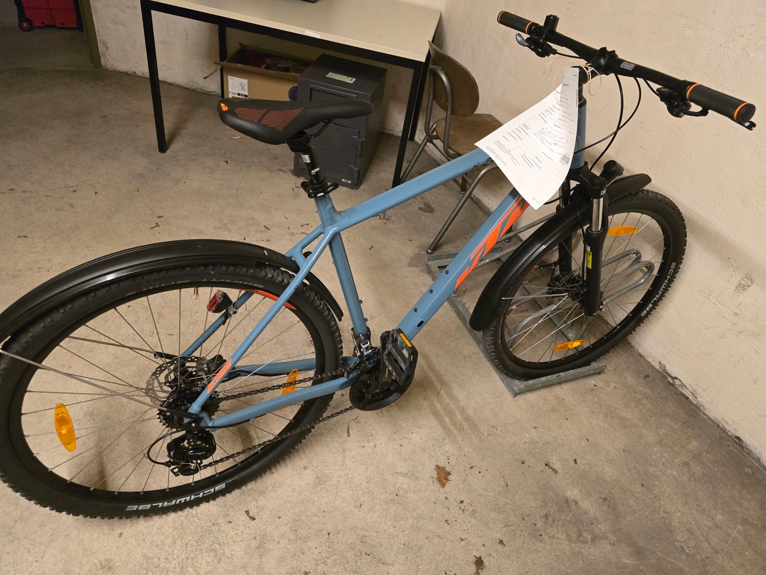 Blaues Mountainbike