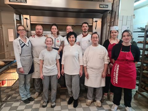 Bildvergrößerung: Feinbäckerei Laufer und BzBmin und Schüler