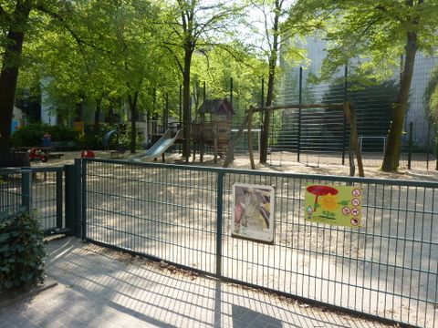 Spielplatz Schillerstraße, 23.4.2011, Foto: KHMM